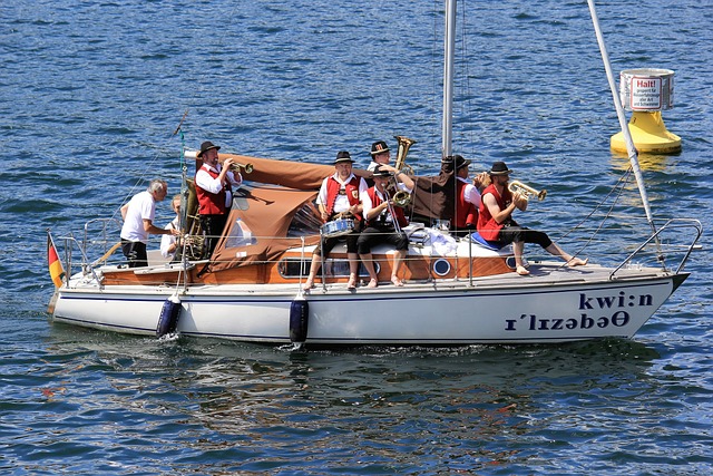 力撕裂了鹈 力撕裂了鹈